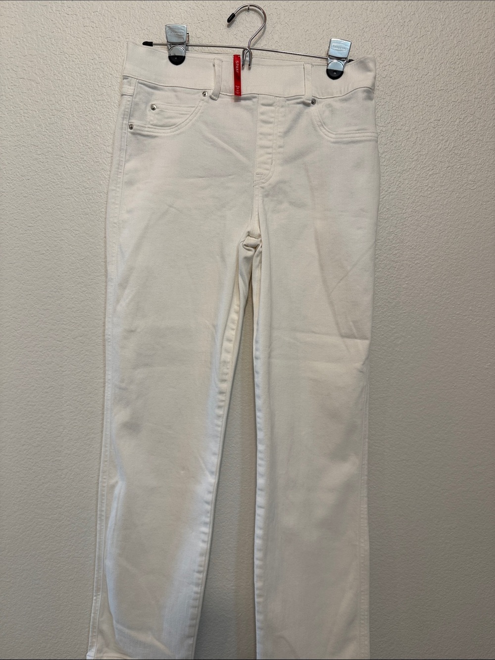 Spanx M Women's white Jeanish Straight-Leg Jeans